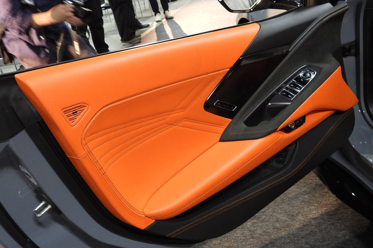 シボレー・コルベットZ06コンバーチブル＜米国仕様＞（ドアトリム）