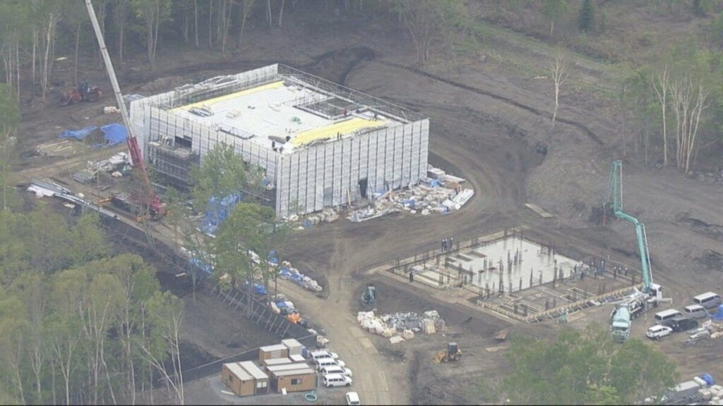 【独自】羊蹄山の麓にポツンと…中国系とみられる人物が建てようとしている建築物 森林法違反の可能性で北海道は工事停止を勧告 範囲を超えた無許可伐採か 倶知安町 - TBS NEWS DIG