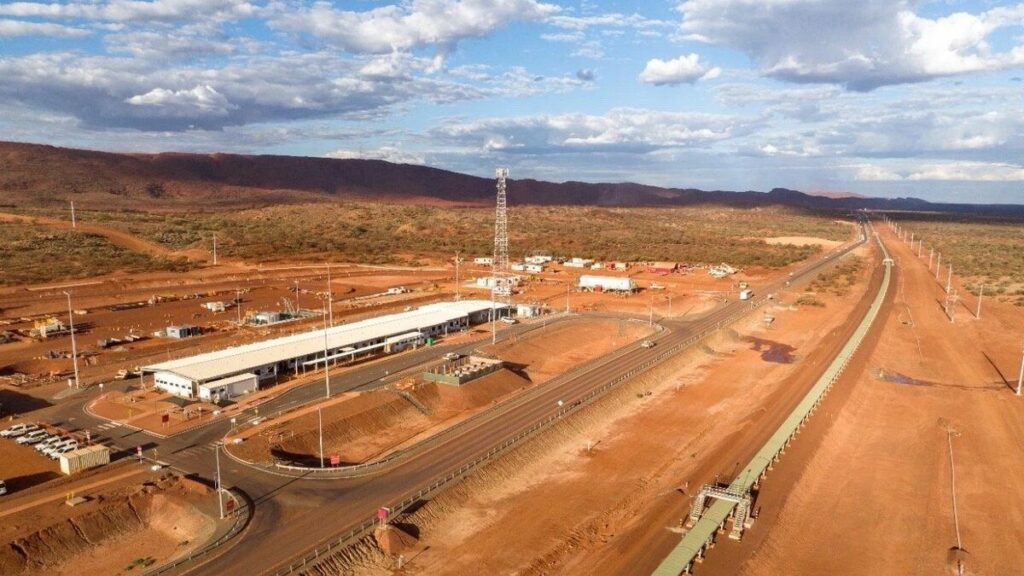 中国鉄鋼最大手､豪州の大型｢鉄鉱山｣が操業開始 - 東洋経済オンライン