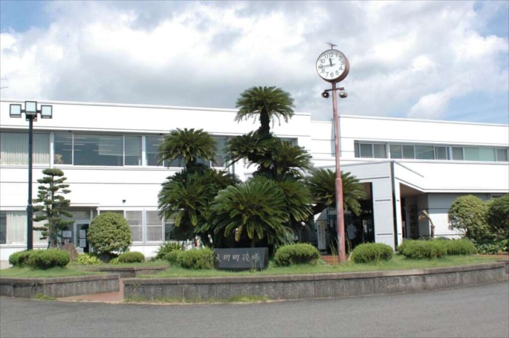 ふるさと納税巡り、業者から現金10万円受け取った疑い 大町町贈収賄事件で職員ら逮捕 佐賀県警 | 事件・事故 | 佐賀県のニュース - 佐賀新聞