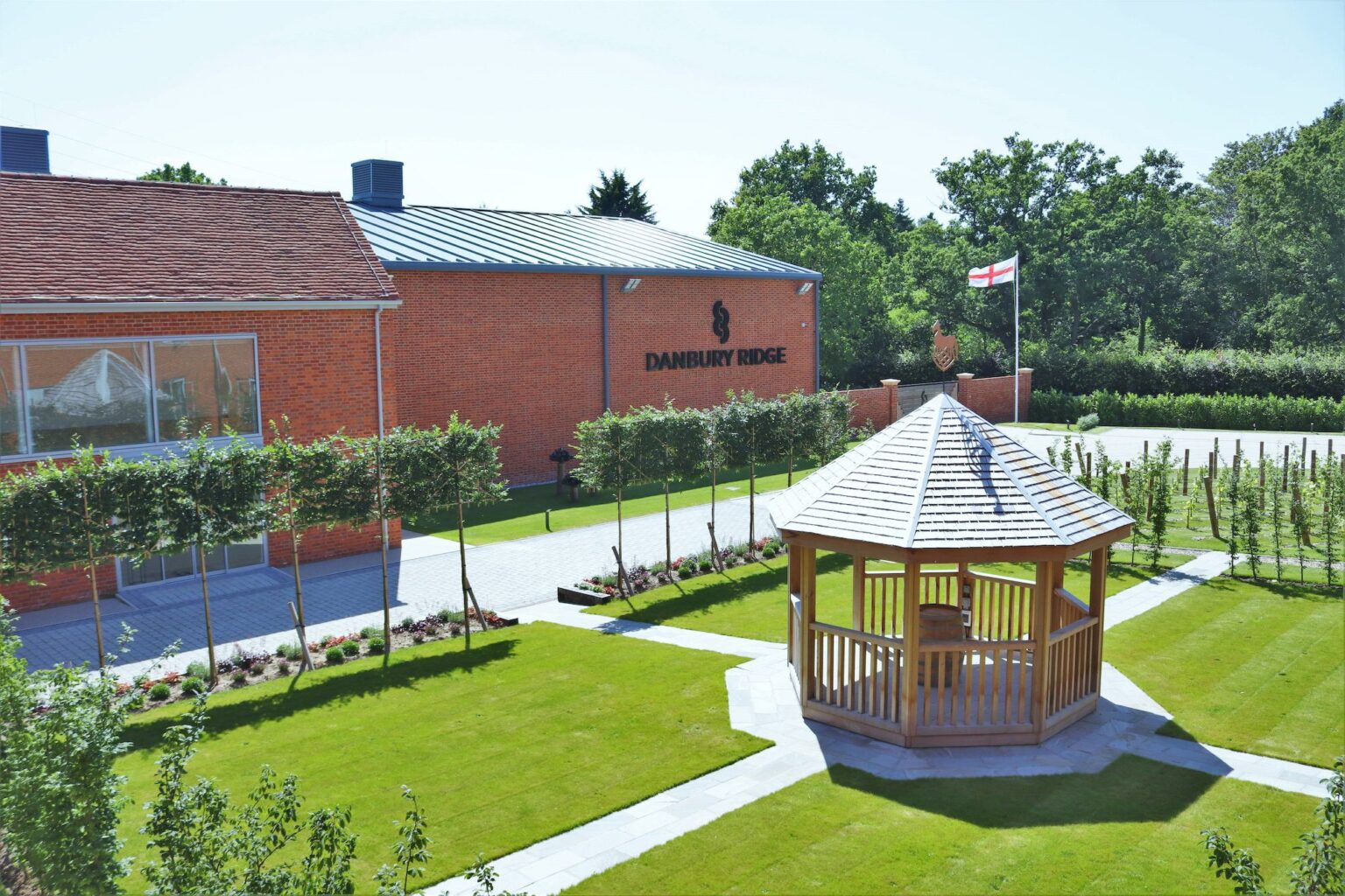 イギリスがワインを造っていることをご存知だろうか？ プロ高評価の成長産地イギリスを代表的なのは2ワイナリーとともに紹介 | JBpress autograph