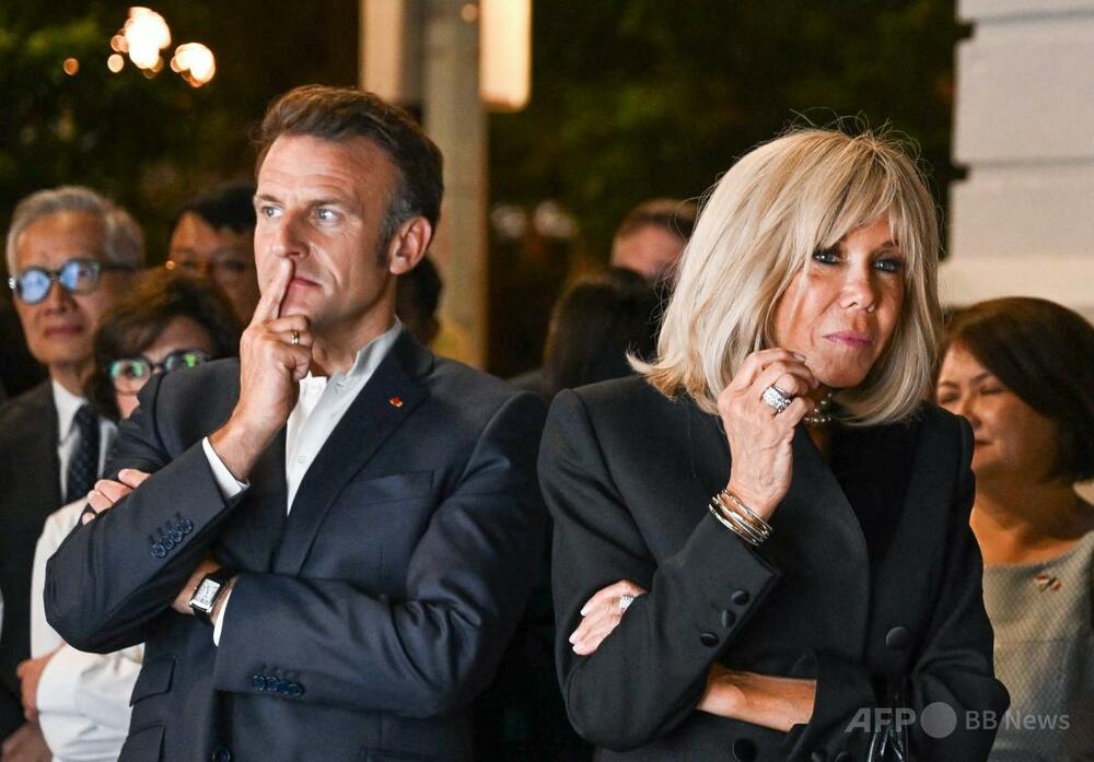トランプ氏、マクロン夫妻は「大丈夫」 顔押しのけ動画めぐり - AFPBB News
