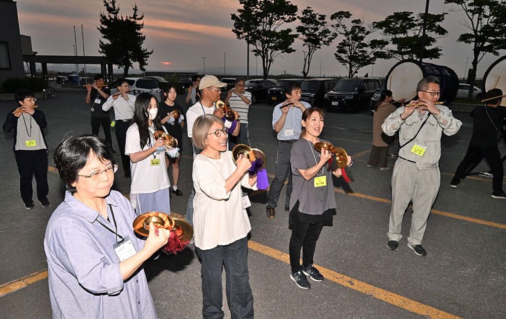暮れなずむ海辺に祭りの笛の音 21日は夏至｜青森県｜青森ニュース｜Web東奥 - 東奥日報社