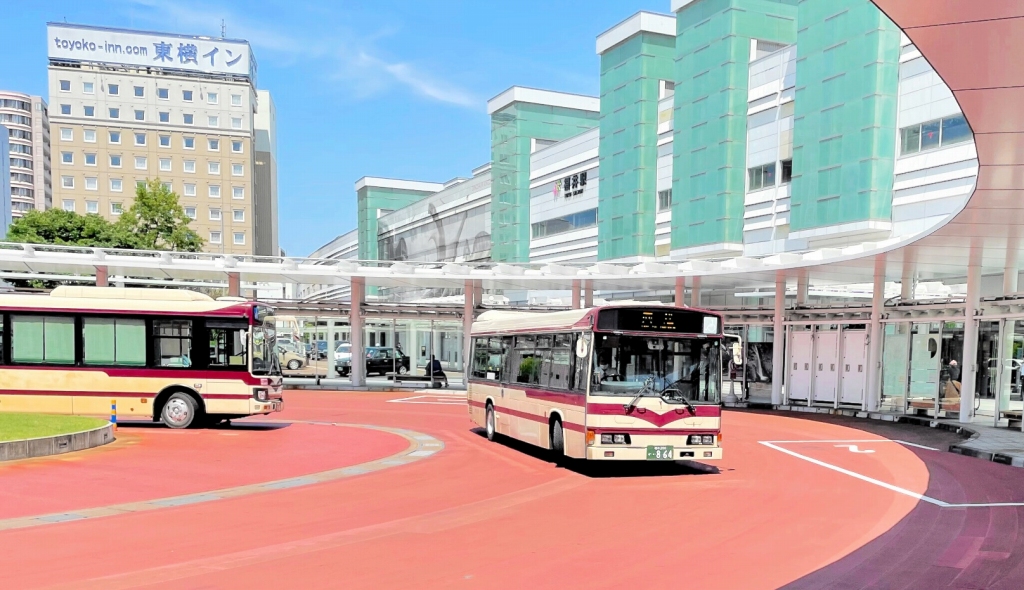 バス運転士確保へ年収30万円アップ…福井県が新たな支援制度、賃上げも 大型免許取得には最大60万円支援 | 社会,経済 | 福井のニュース - 福井新聞社