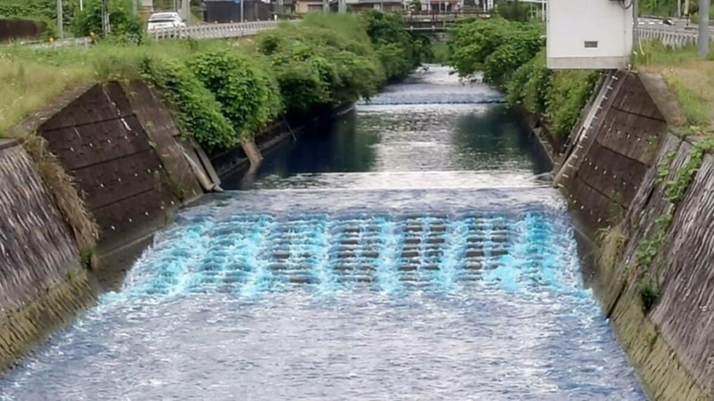 【映像】『青く変色』した富雄川 奈良県や生駒市が流出元を特定 「顔料の原材料」流したか | TBS NEWS DIG - TBS NEWS DIG