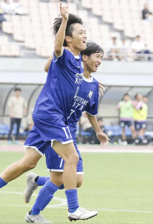 愛媛県高校総体 サッカー男子、松山北11年ぶりＶ - 愛媛新聞