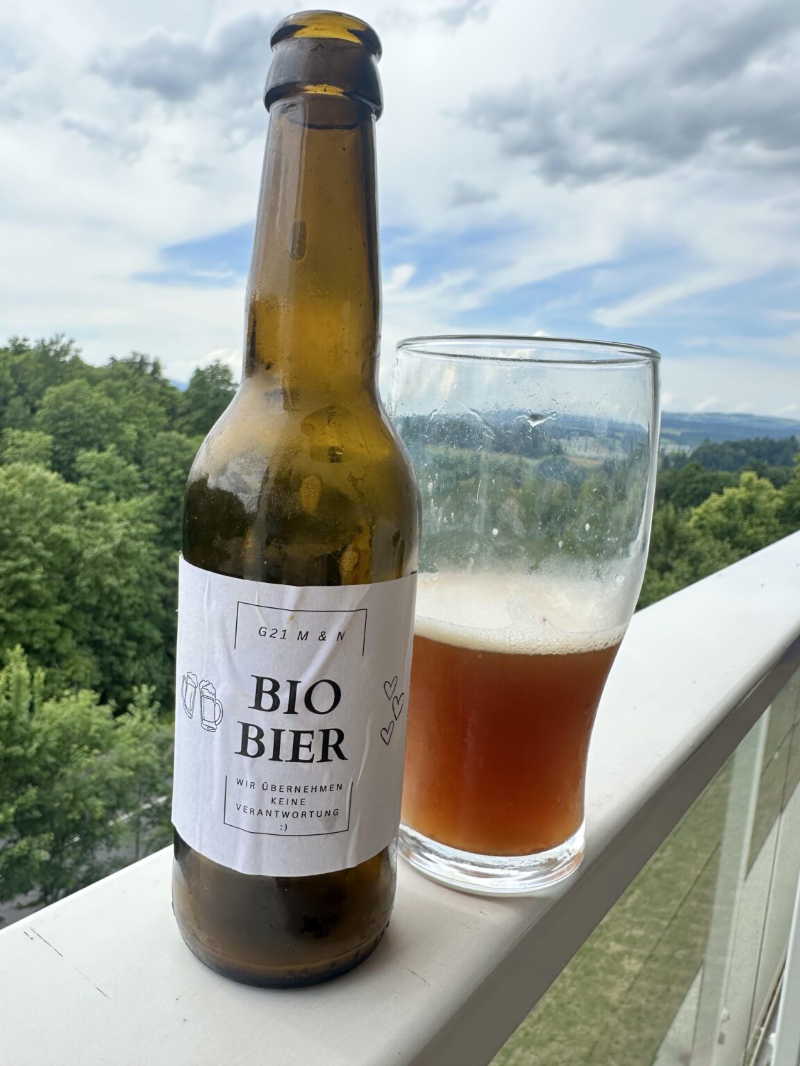 私の子供は学校でビールを作りました。