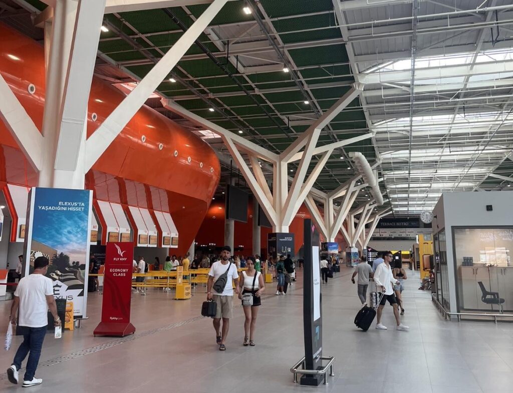 スタッフ不足により、トルコの北の航空交通管制の買収