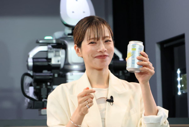 福岡市に｢未来屋台｣期間限定オープン 桜井ユキさんもPR