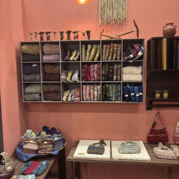 ニットバッグの種類が豊富なんです