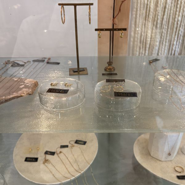 ジュエリーも品があって全部ほしくなっちゃいそう