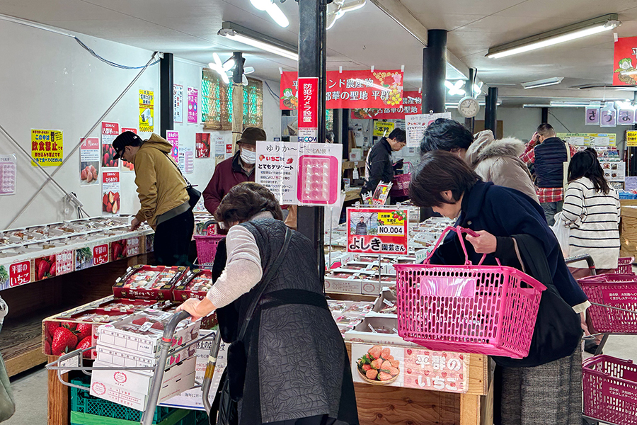 奈良「道の駅」に…平日にも人だかりのワケ、いちごの聖地化？ | Lmaga.jp