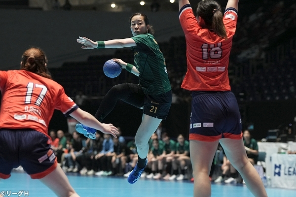 写真2024-25シーズン 日本女子ハンドボールリーグH準決勝 ハニービー石川とアランマーレの試合の様子、写真出典=日本ハンドボール連盟