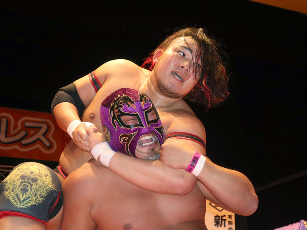 第2代若獅子菊水杯王座＆初代新潟ヘビー級王座に輝く新潟プロレスのエース、「きなせやレスラー」鈴木敬喜（178cm・105kg）