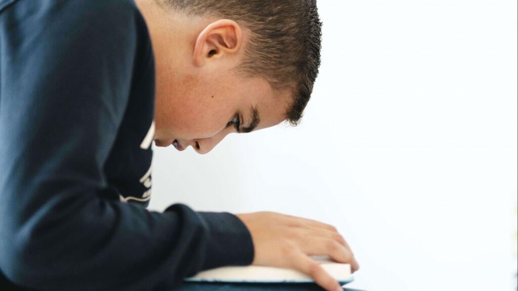 子どもたちは何ヶ月も学校に行っていませんでした：「戻る方法はありません」