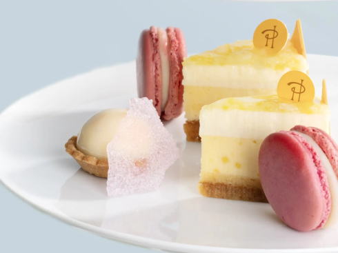 2025ピエールエルメパリ コラボアフタヌーンティー 2段目