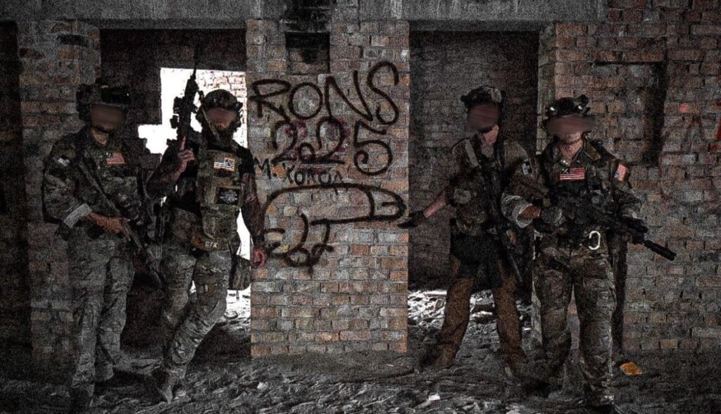 フロントラインまたはその近くで、ウクライナの特殊作戦部隊（SOF）内にある4人のアメリカ人ボランティアのグループ。