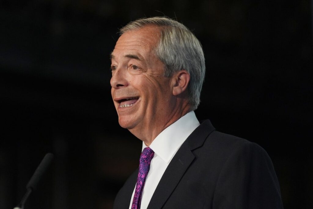 新たに選出された評議員が現れないように、「修道院」の英国評議会を改革する
