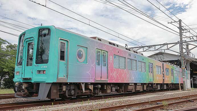 南海電気鉄道 2000系「めでたいでんしゃ かなた」