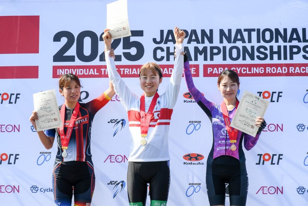 「欧州でつけたスピードとパワーがタイトル獲得に繋がった」小林あか里が全日本女子初制覇 - 全日本選手権ロードレース2025女子エリート+U23 詳報 | cyclowired