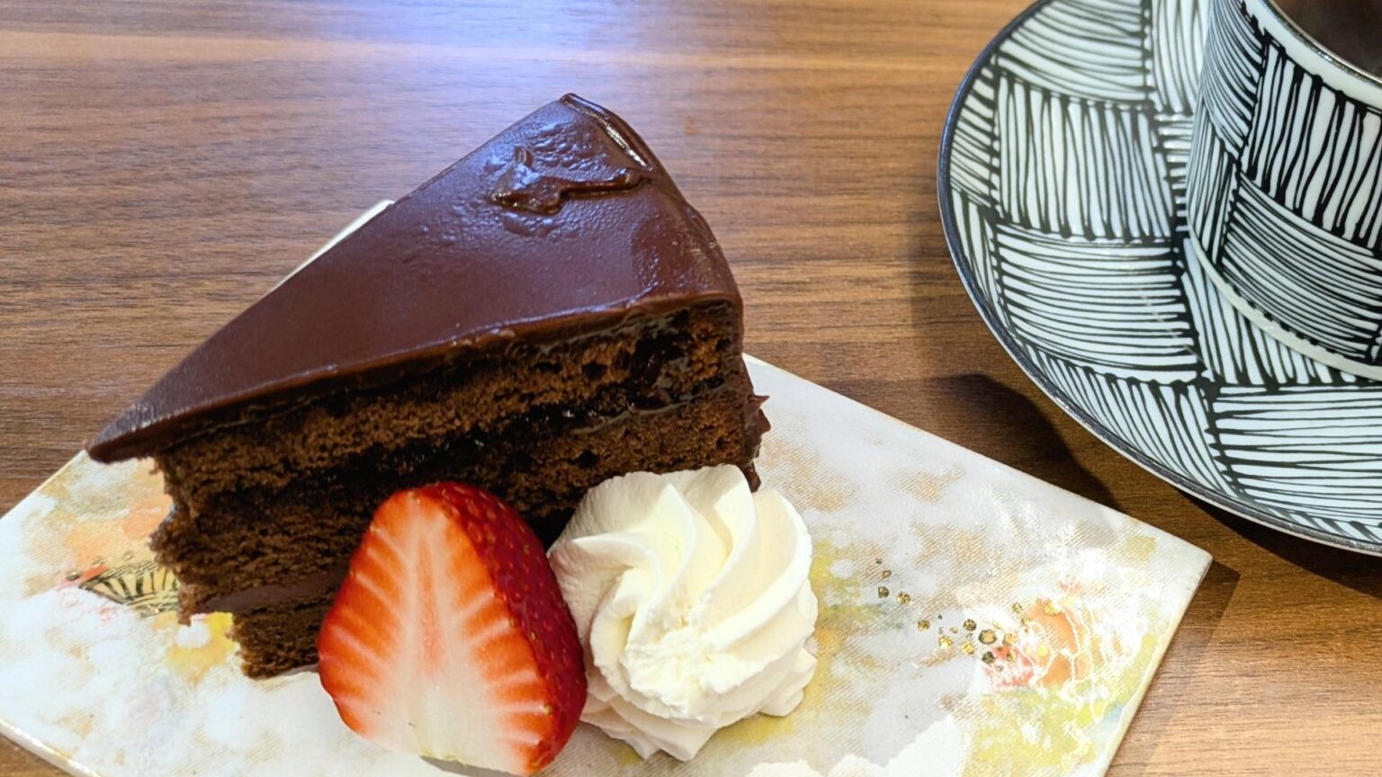 【宮崎市】五感への刺激満載。西洋料理「a bientôt（ア ビアント）」でシェフの温かい技を堪能！（ぶらうん） - エキスパート