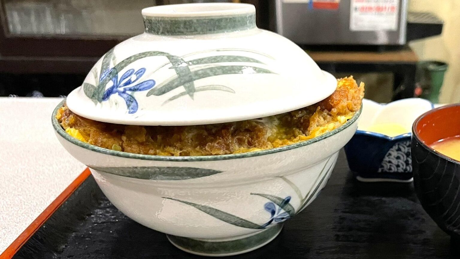 【山梨】かつ丼…じゃなくて「煮カツ」!? 地元で愛される食堂に行ってみた（旅人間） - エキスパート - Yahoo!ニュース