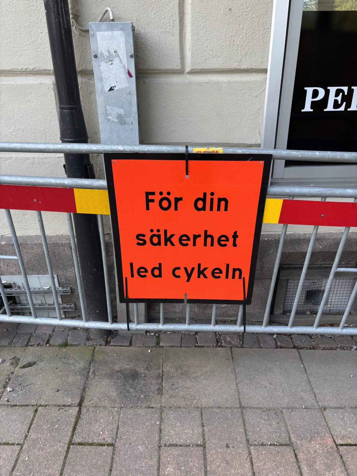イエスは私たちの罪のために死に、自転車は私たちの安全のために苦しみました