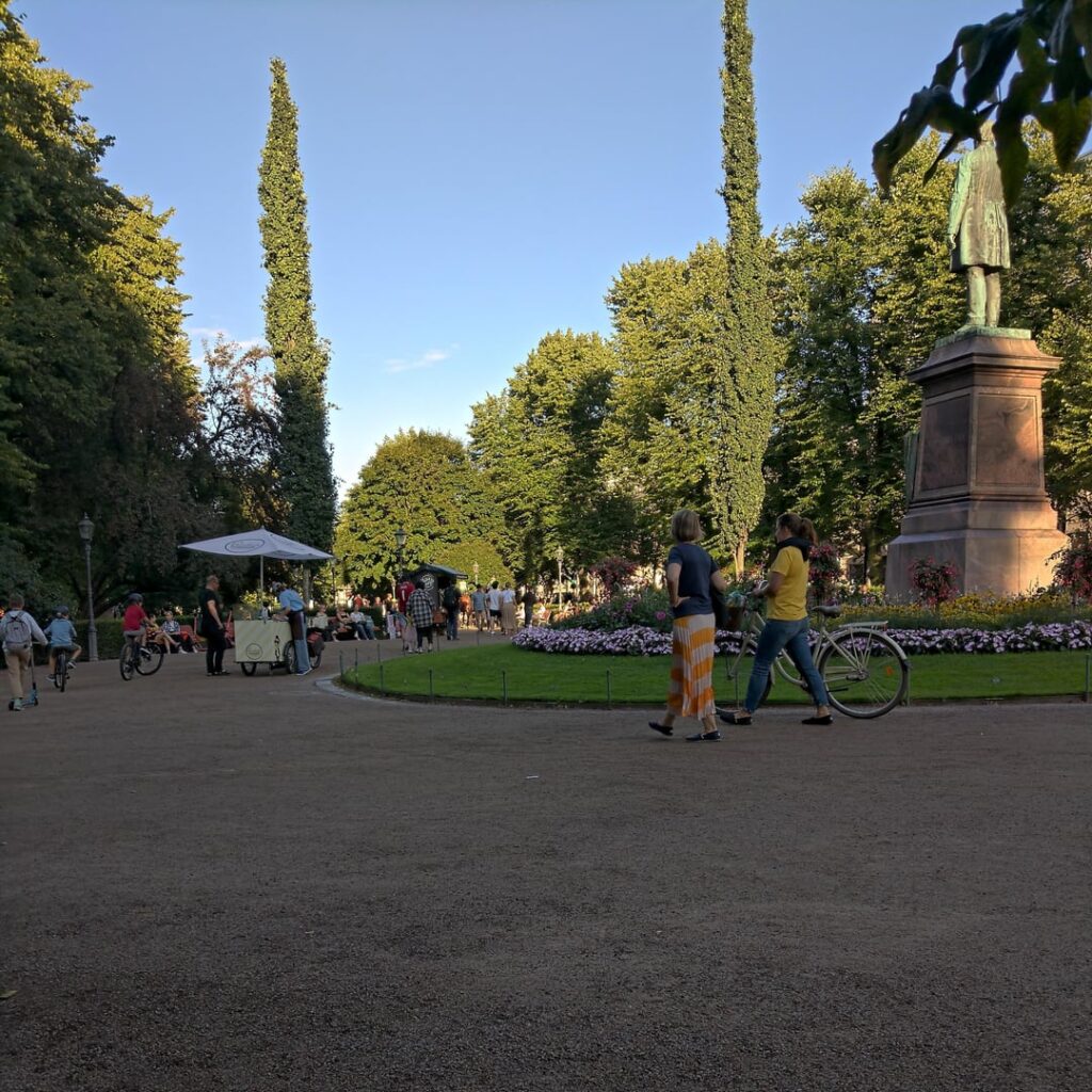 フィンランドのヘルシンキの夏 [OC]