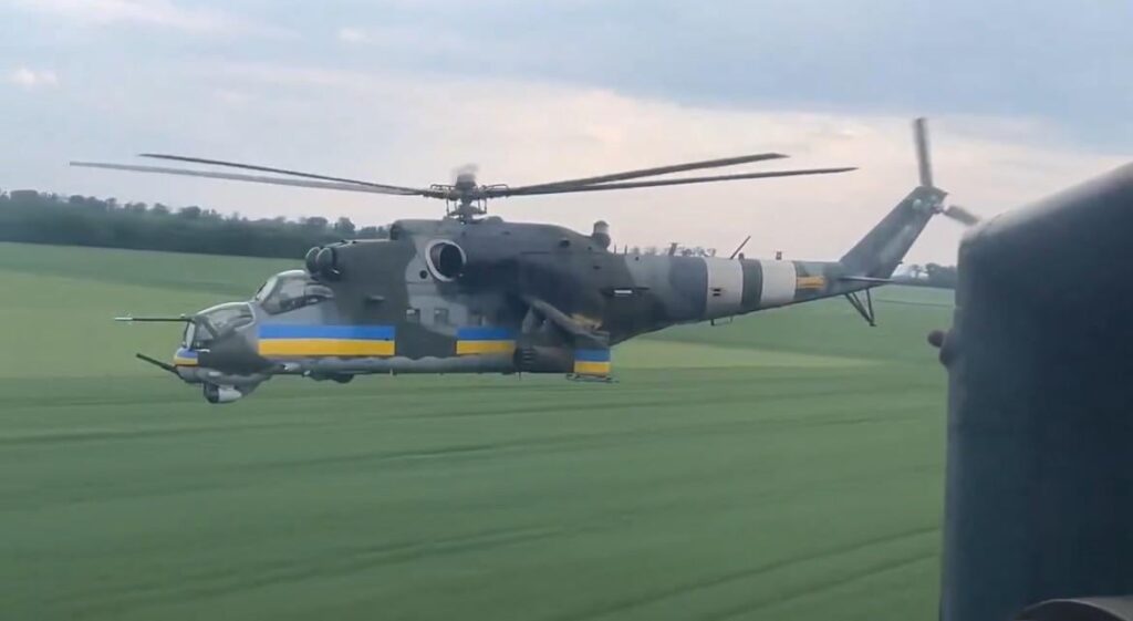 ウクライナ空軍に奉仕するためにチェコ共和国から寄付されたMI-24/35ヘリコプター。