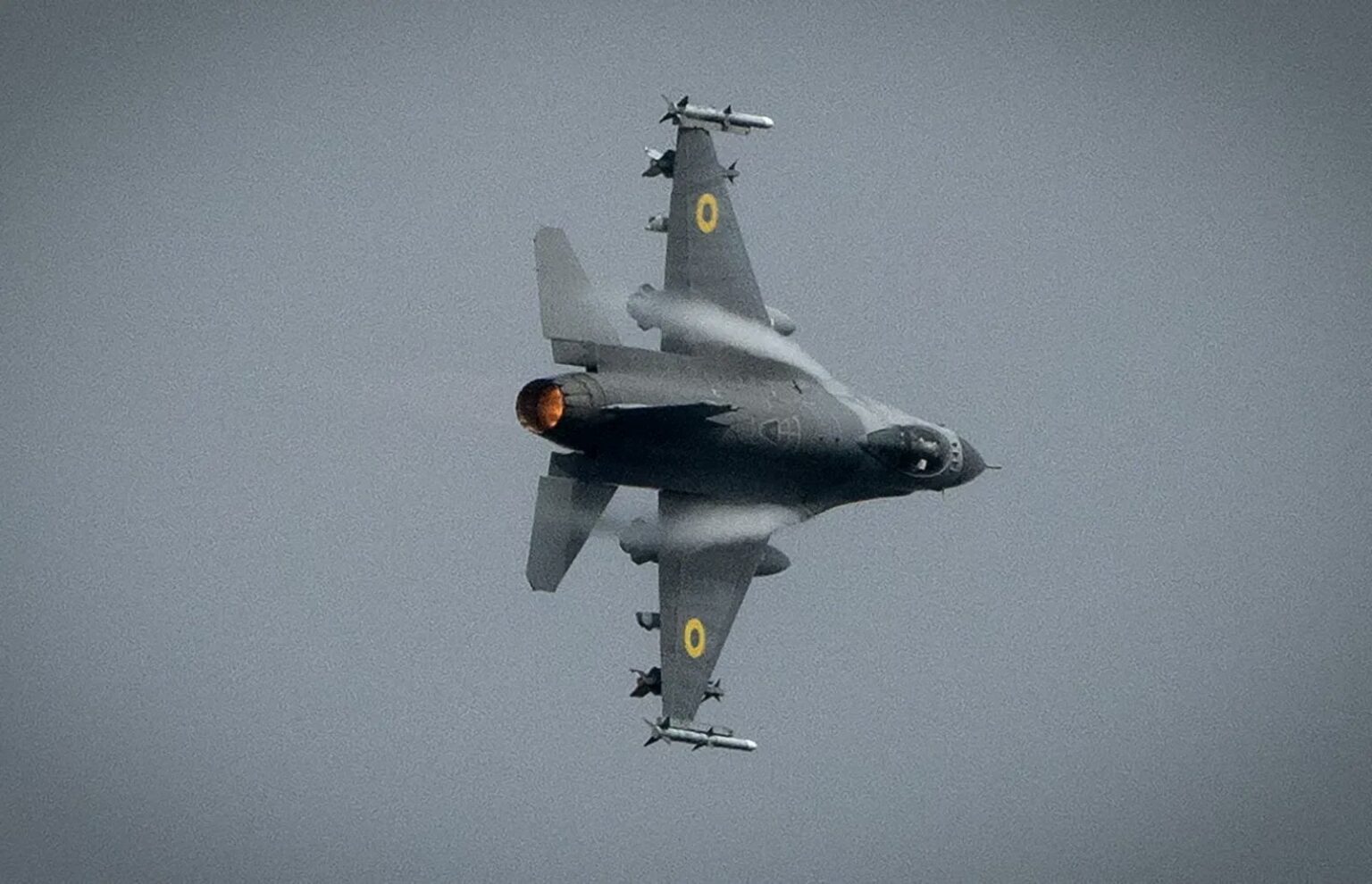ノルウェーは、以前に発表された2倍のF-16をウクライナに配達することを計画していました
