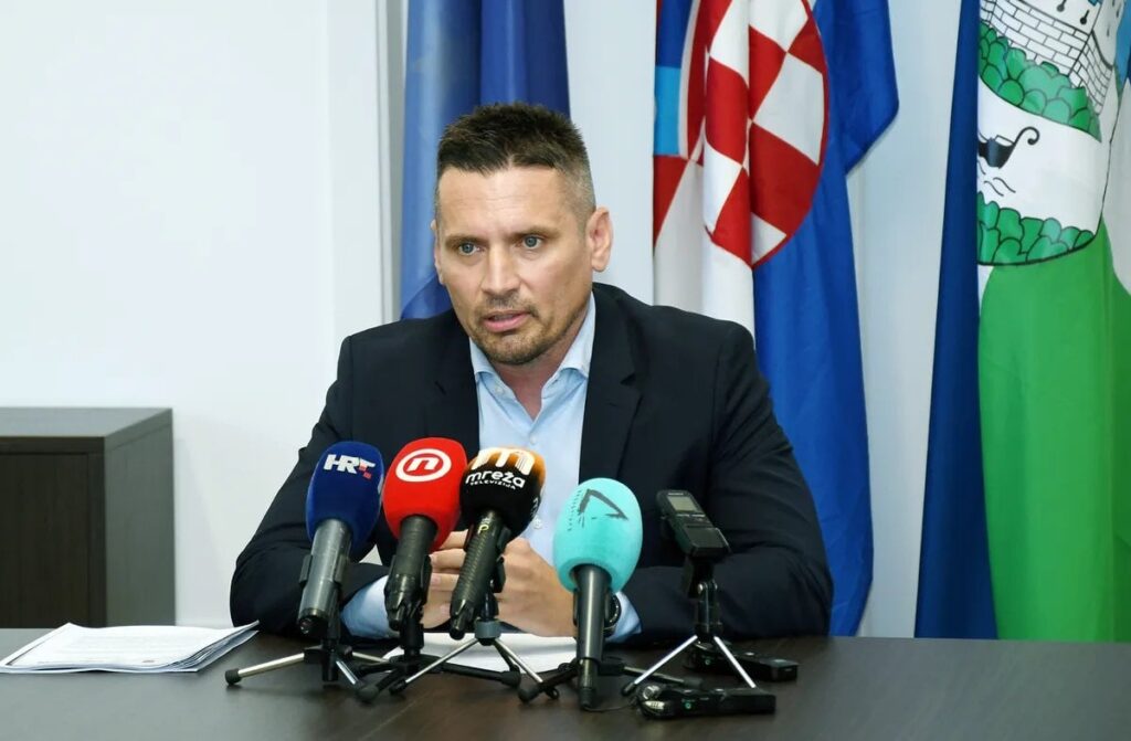 SDP Sisak：新しい市長は、Plenkovic -N1情報よりも2000ユーロ高い給与を支払っています。