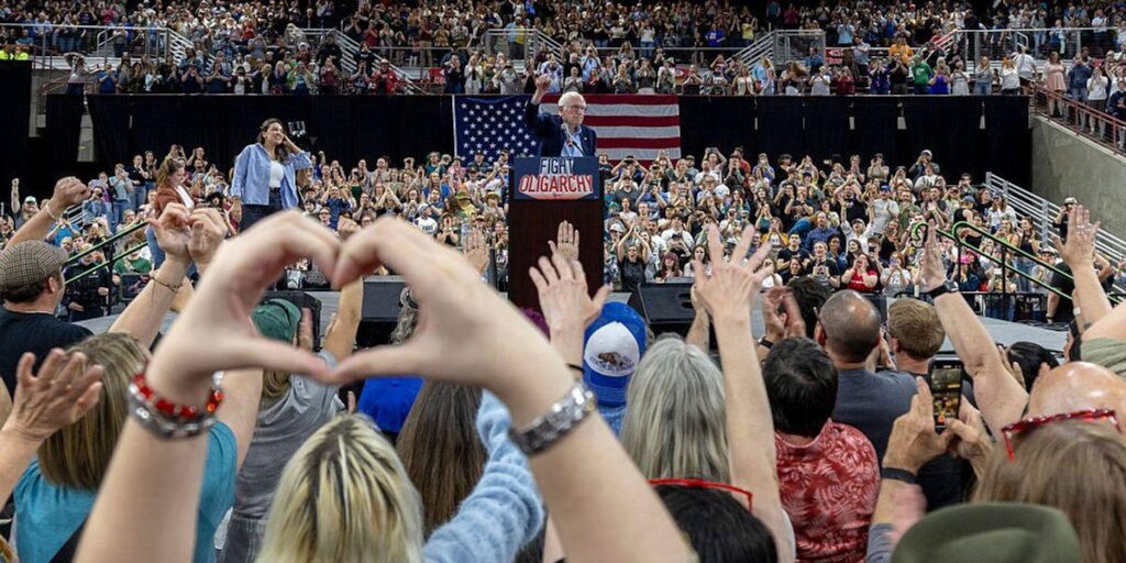 アメリカ人の72％は、GOPが億万長者の別の配布資料を追求しているので、金持ちが「多すぎる」と言っています
