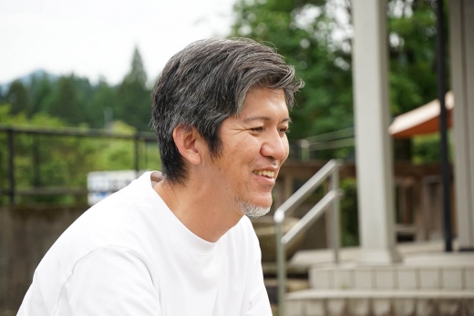 【鹿児島県姶良市】「強みを活かせるデイサービス」から広がる「介護の面白さ」 ／ ナルホイヤ在宅生活研究所 森山景士郎さん