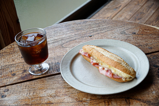 【鹿児島・甑島】誰かが帰ってこれる場所に。それが甑島で生きる私だからできること。／ 東シナ海の小さな島ブランド社 山下麻由さん