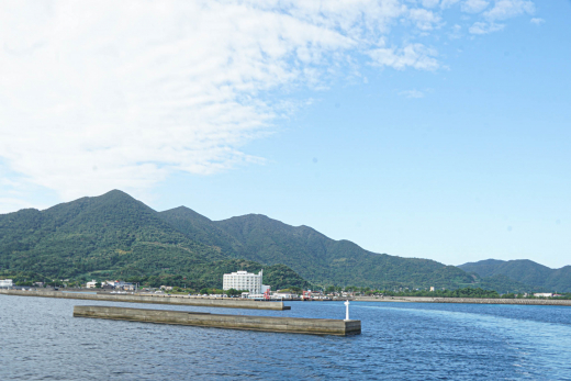 【鹿児島・甑島】“生きるように働く”とは？島暮らしで見出したコミュニケーションを通した自分の役割。 ／ 東シナ海の小さな島ブランド社 平川千尋さん