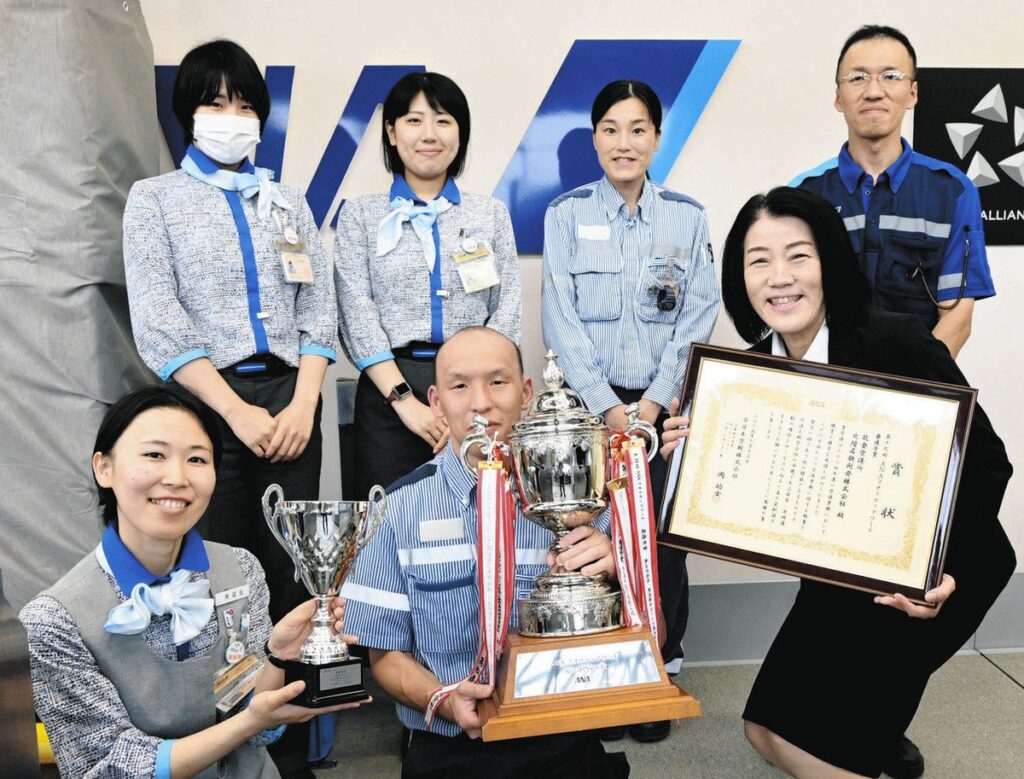 【石川】心込めサービス 能登空港 最優秀　ＡＮＡ国内部門 被災後、困難乗り越え：北陸中日新聞Web