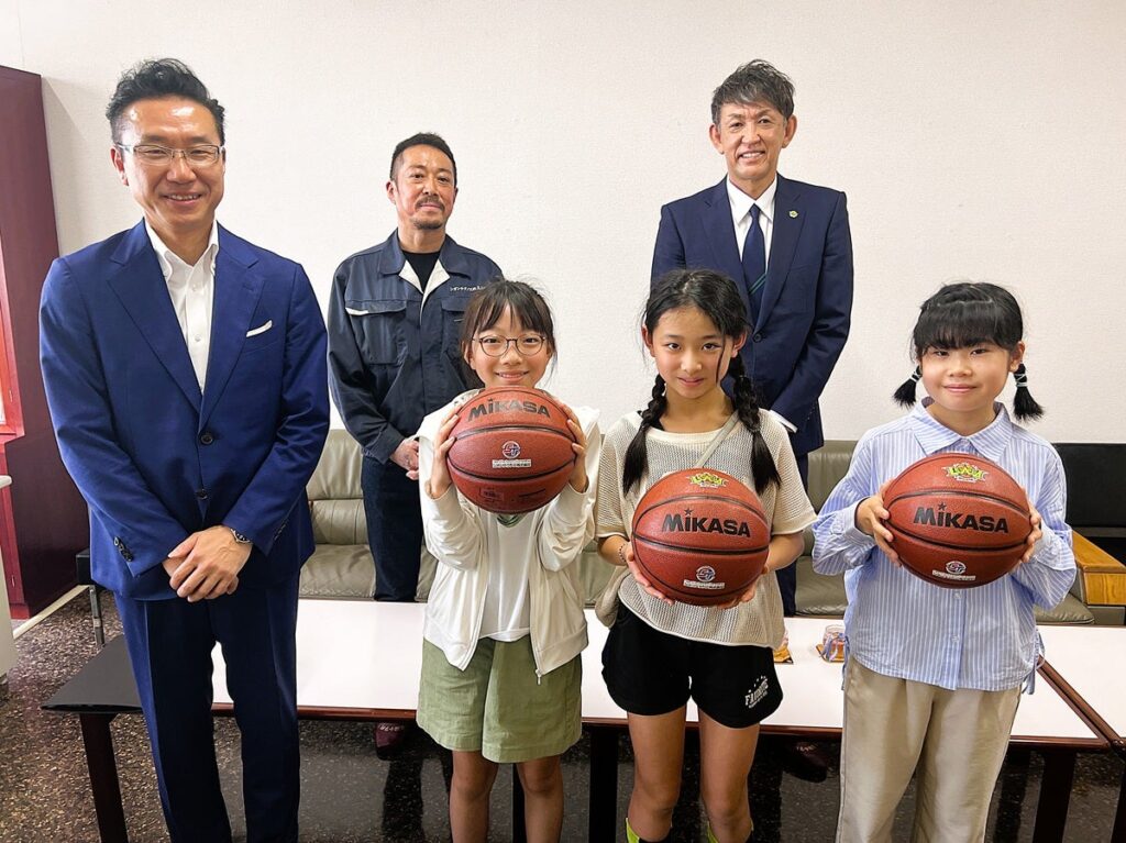 バスケットボール寄贈のご報告 Supported by シオンテクノス株式会社 | レバンガ北海道