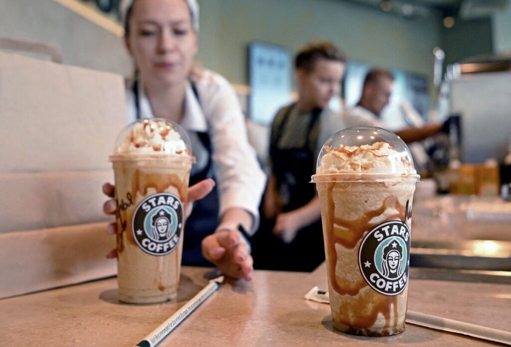 偽マクドナルドがロシアで大繁盛、「本家」に負けないと主張 – Bloomberg 偽マクドナルドがロシアで大繁盛、「本家」に負けないと主張 - Bloomberg