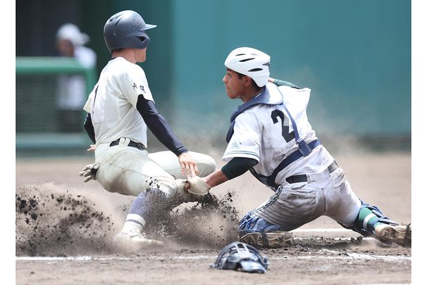 コザが競り勝つ　逆転、粘り勝ち ＜夏の甲子園・沖縄大会＞第8日