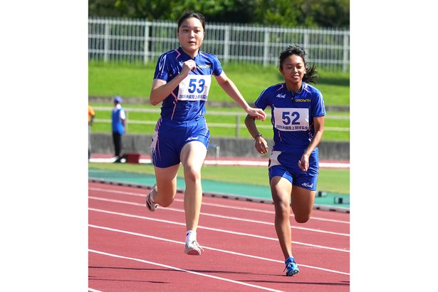 奥間（GROWTH）女子100V　ライバルとの接戦制す　沖縄県中学総体先行競技・陸上