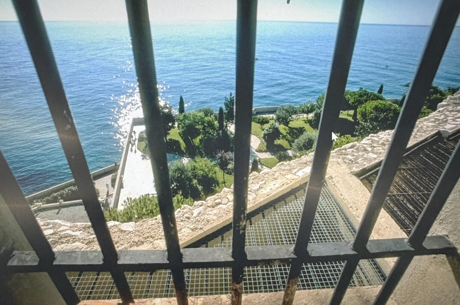 モナコでの刑務所の携帯電話の眺め（冗談ではない）