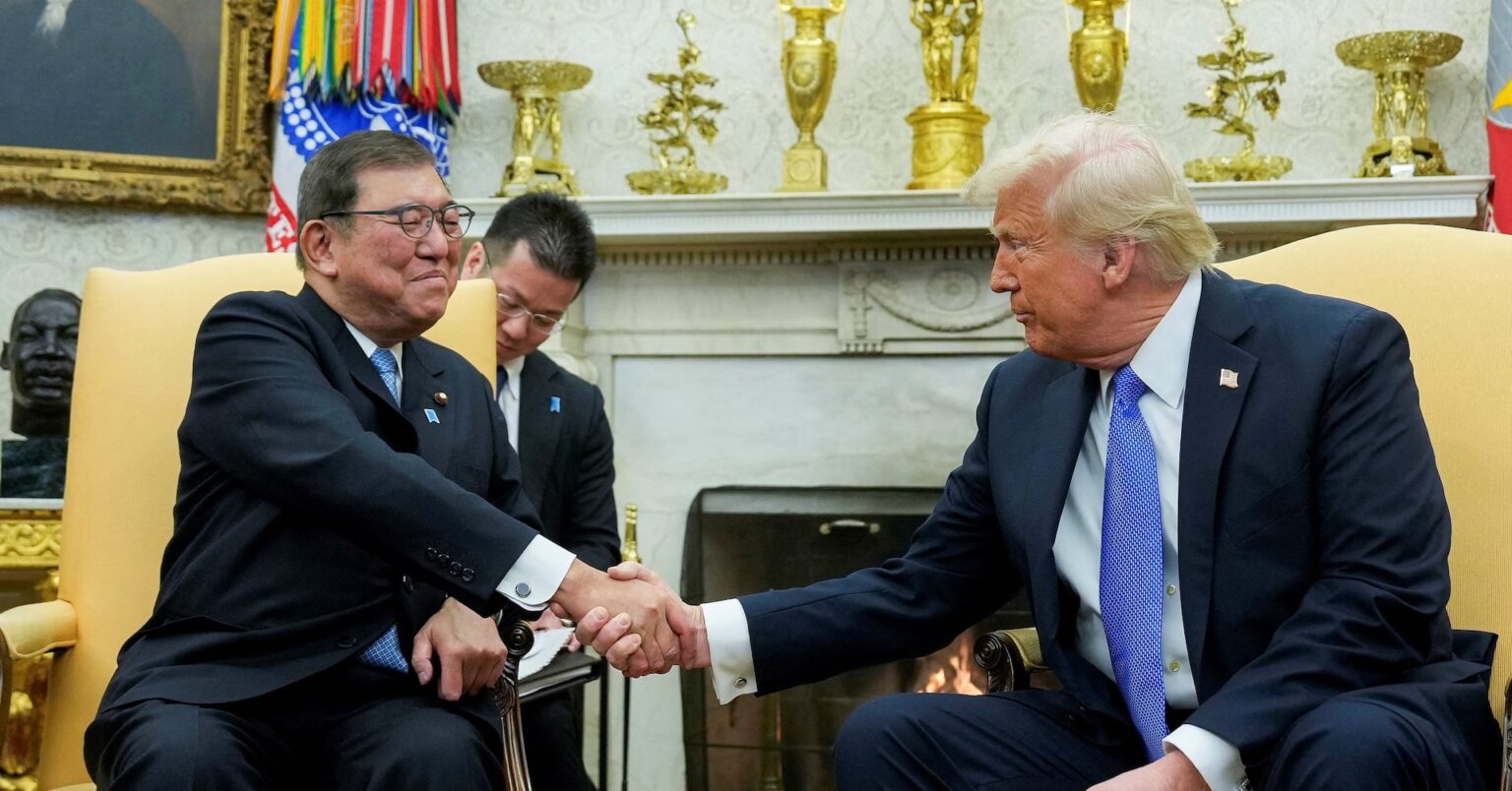 アングル：トランプ氏の「コメ発言」、政府は参院選控え難しい舵取りに | ロイター