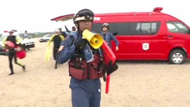 内灘海岸で水難救助訓練 既に石川県内では5人死亡…海水浴シーズンを前に事故を防ぐため消防・海保が連携強化