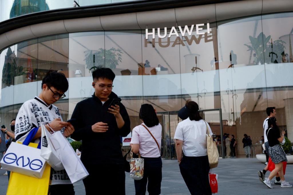 米国のAI半導体輸出規制、中国の国産化を加速させる皮肉　巨大な「保護市場」を生む結果に ファーウェイ軸に供給網構築急ぐも、製造能力に壁(1/2) | JBpress (ジェイビープレス)