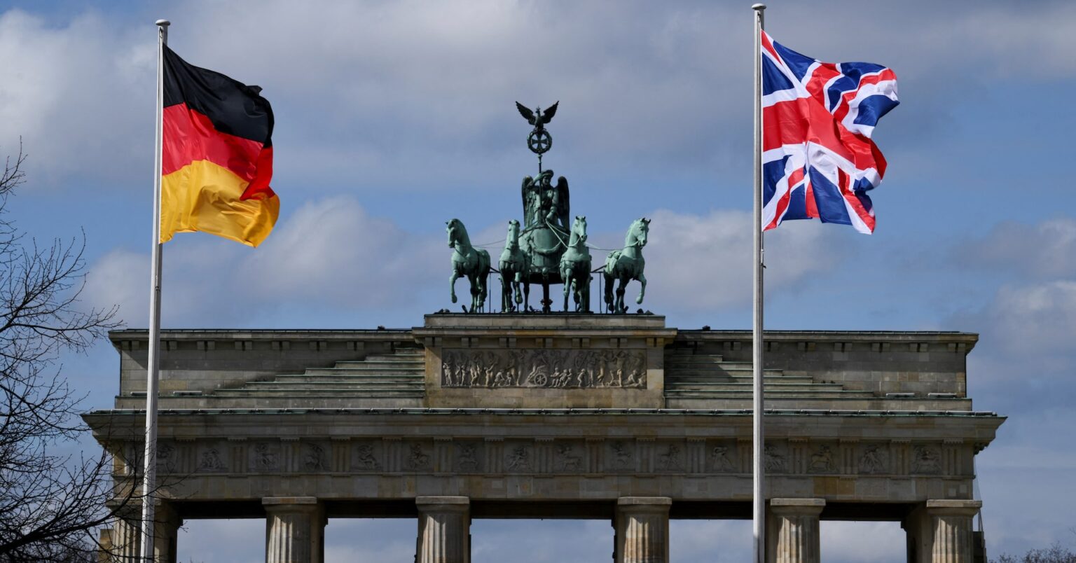 英独、防衛条約に今月署名へ　相互援助を規定＝報道 | ロイター