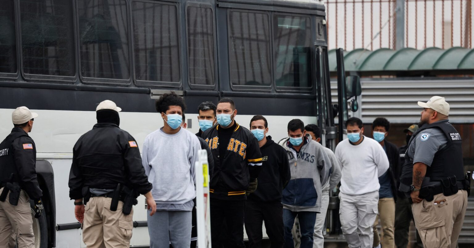 トランプ氏は権限過剰行使、メキシコ国境の難民申請禁止で連邦地裁が判断 | ロイター