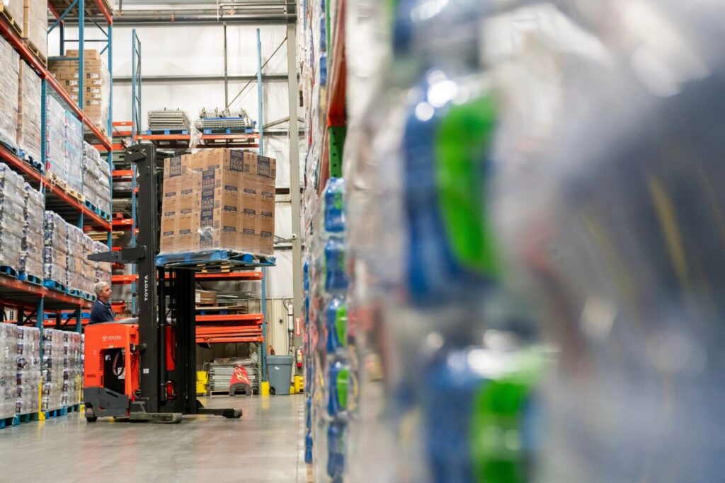 米ＩＳＭサービス業指数、わずかな業況拡大示す－雇用は縮小 - Bloomberg