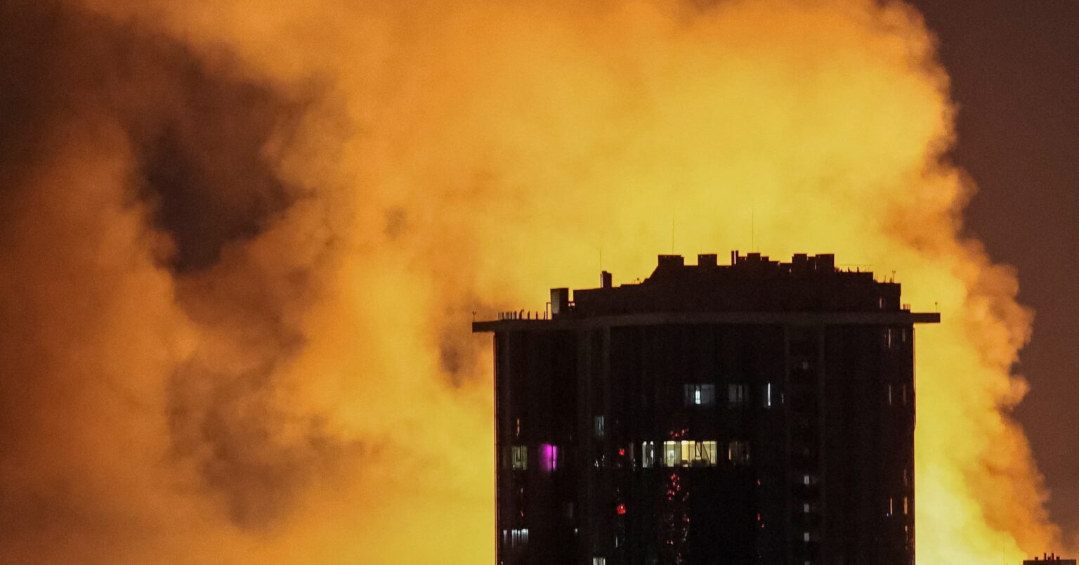 キーウに大規模攻撃、1人死亡・23人負傷　ポーランド大使館も被害 | ロイター