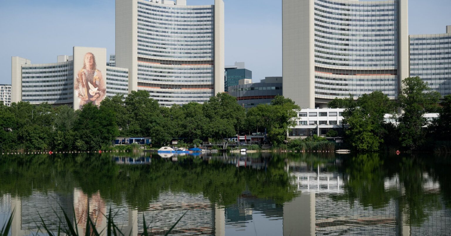 IAEA、イランから全査察官撤退 核施設のアクセス巡る対立続く | ロイター IAEA、イランから全査察官撤退 核施設のアクセス巡る対立続く | ロイター