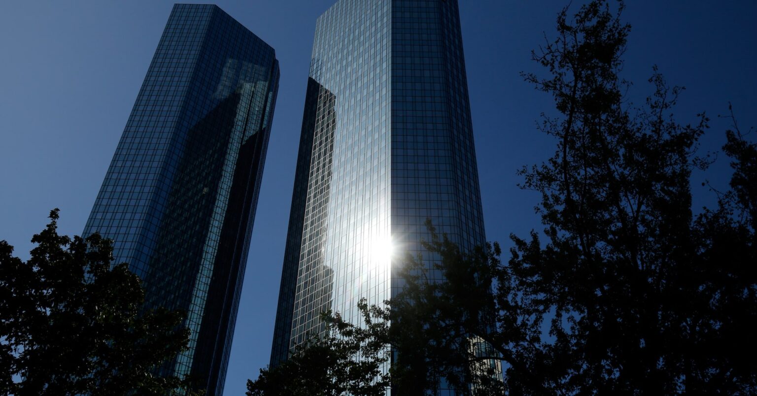 ドイツ銀、グローバル投資銀行部門で助言担当幹部の役割一部刷新 | ロイター